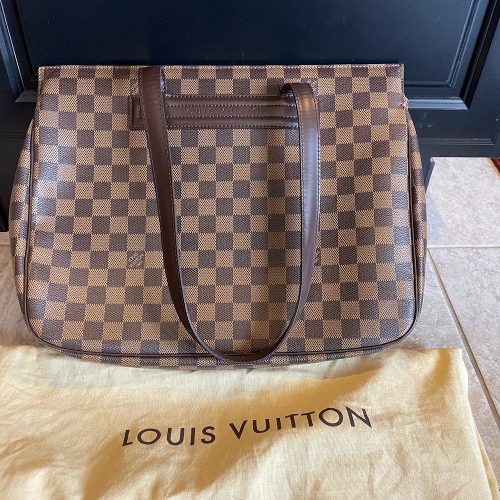 Louis Vuitton Damier Parioli PM Tote Bag Magnet opening and closing